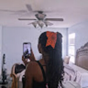 Meet your Posher, Bee